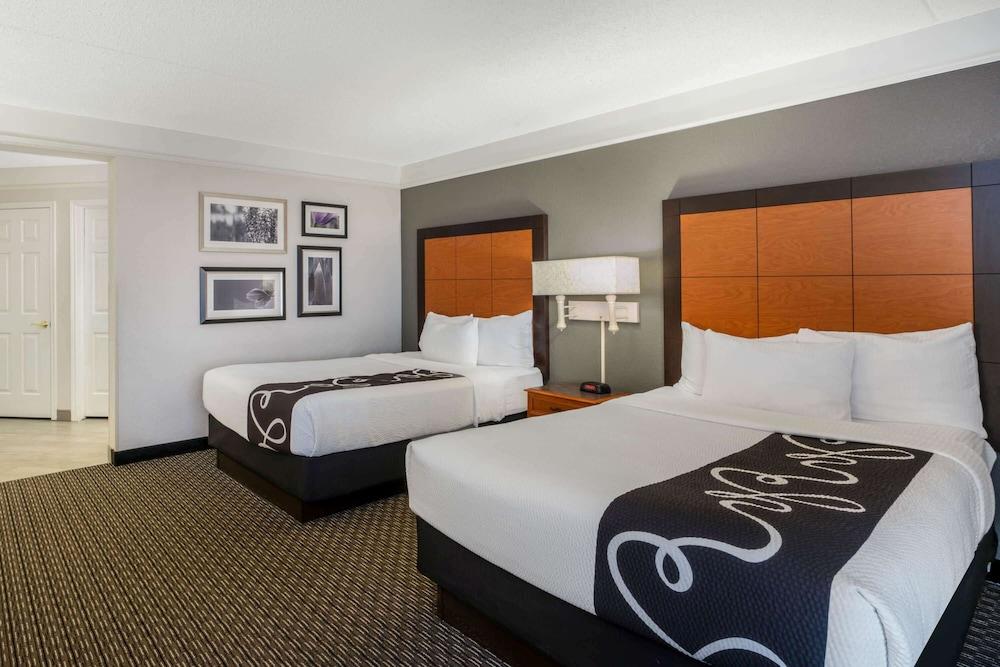 La Quinta By Wyndham Pueblo Hotell Eksteriør bilde