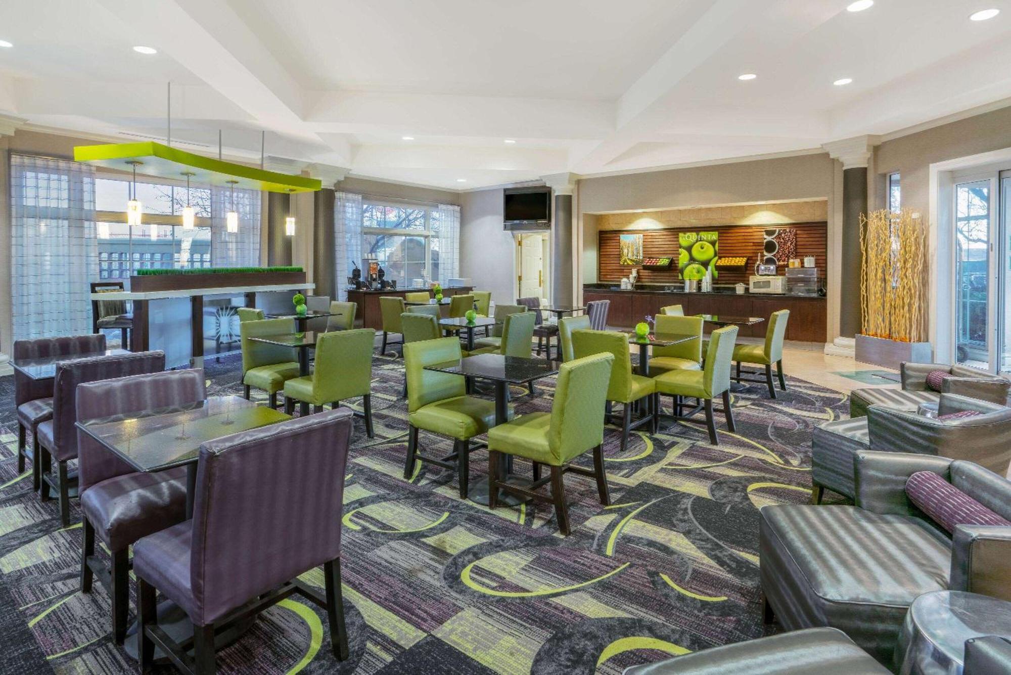 La Quinta By Wyndham Pueblo Hotell Eksteriør bilde